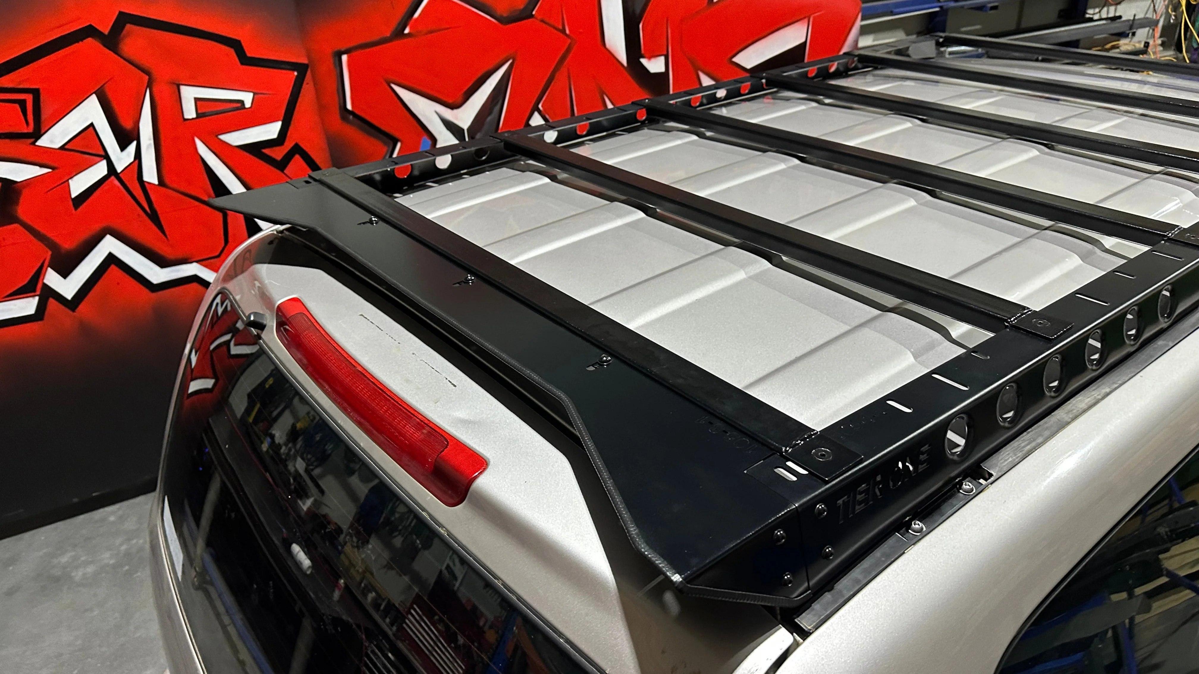 Toyota LandCruiser 100/105 Series Rear Wings - Image 9