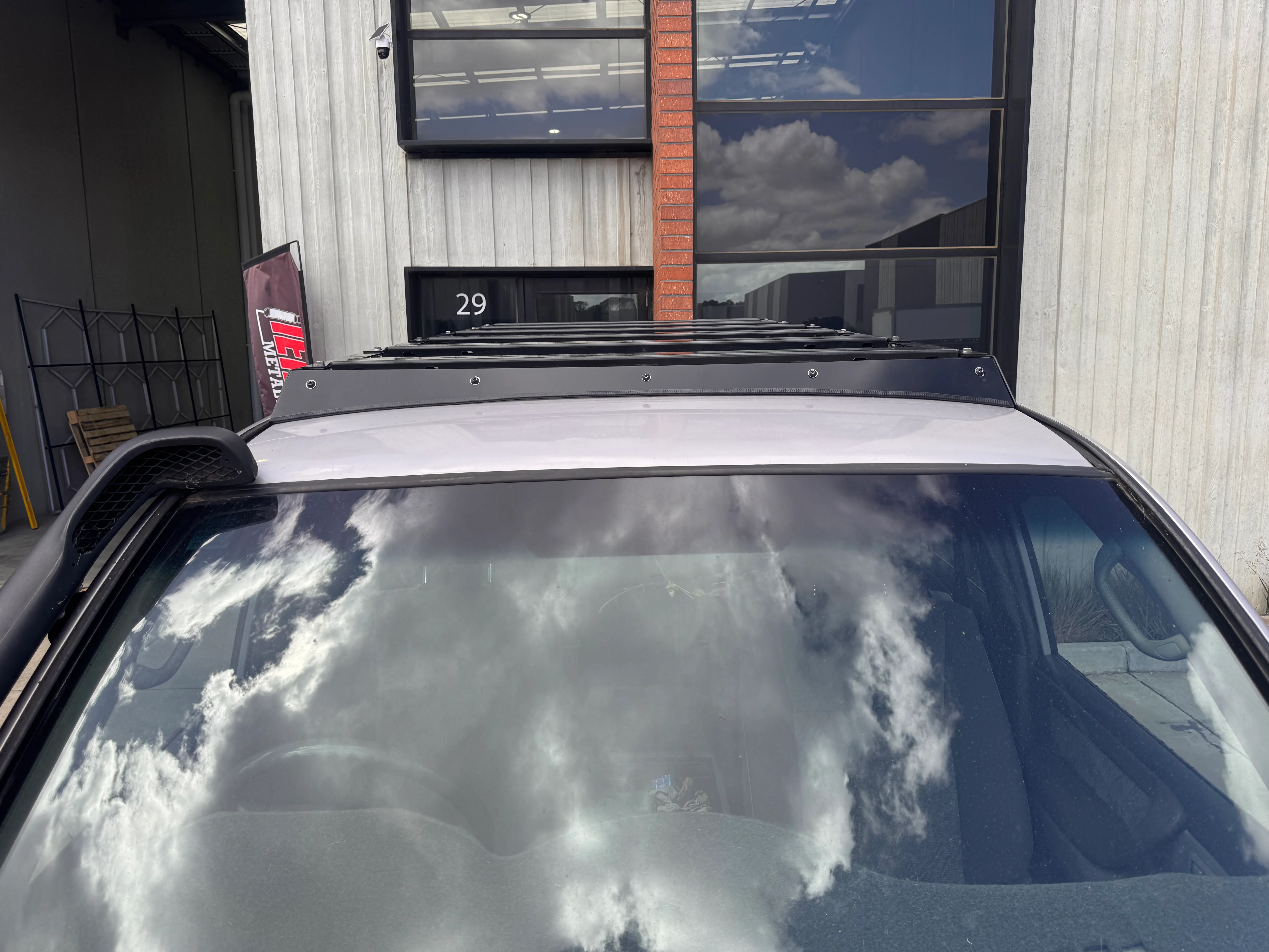 Toyota LandCruiser 100/105 Series Wind Deflector - Image 4